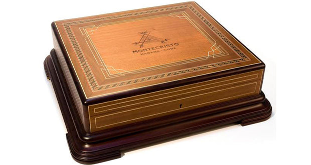 Montecristo - Double Coronas - Replica Antique Humidor (2009)